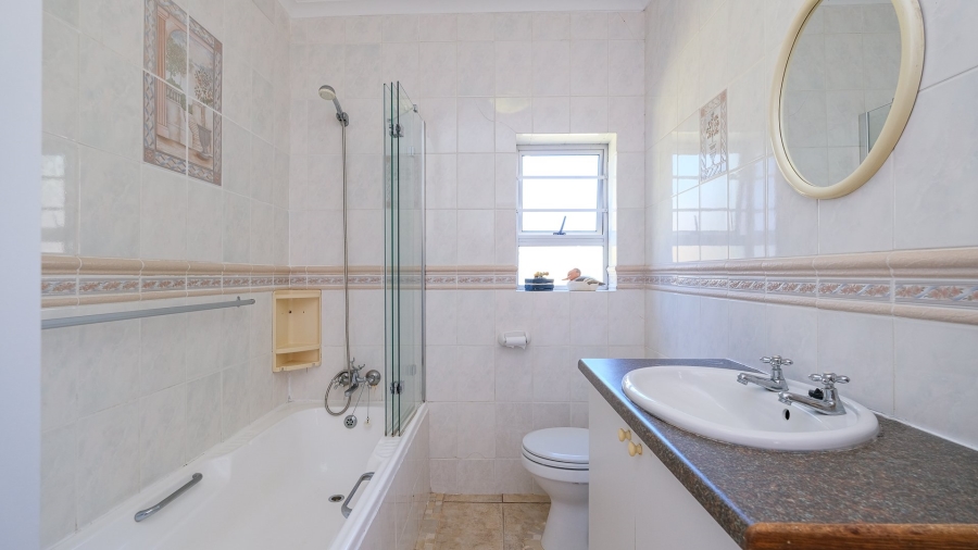 5 Bedroom Property for Sale in Cola Beach Western Cape